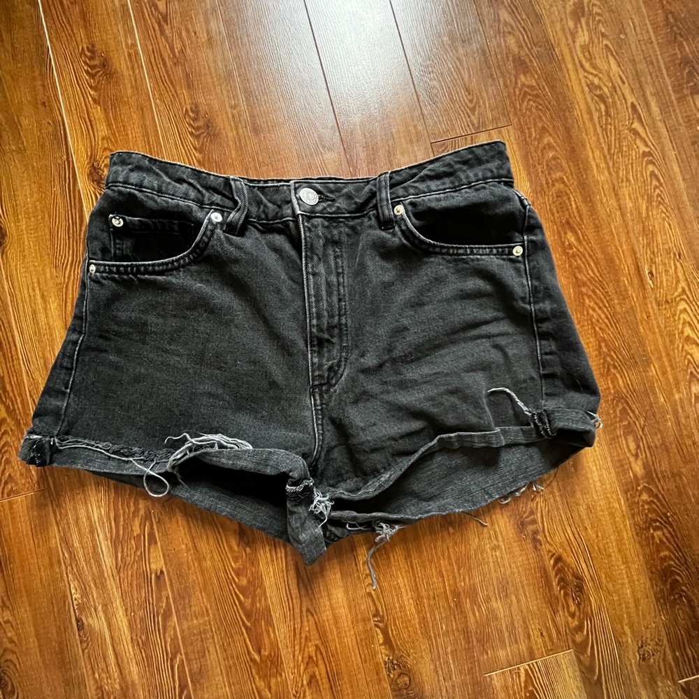 Black high rose short